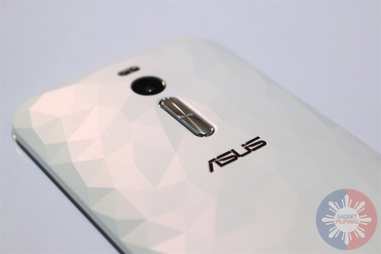 ASUS Zenfone 2 Deluxe 3