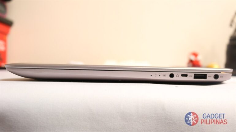 ASUS UX305 Review 8