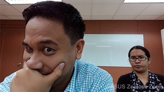 ASUS Zenfone Zoom Front Cam