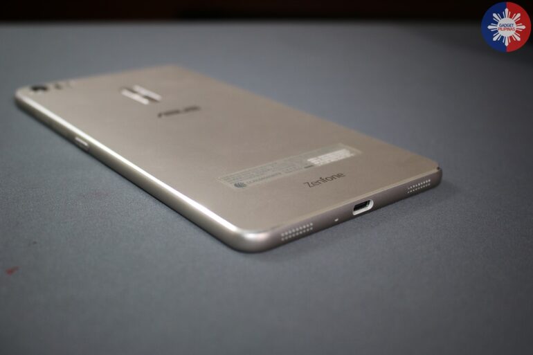 ASUS Zenfone 3 Ultra 4