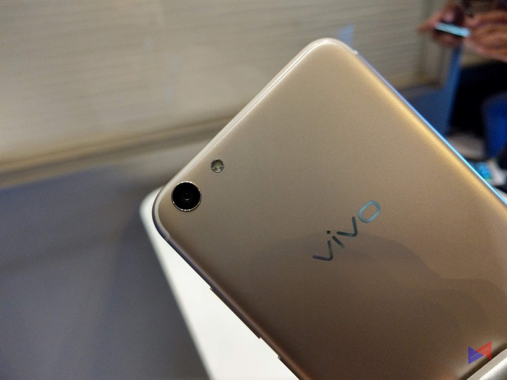 OPPO Y69 3