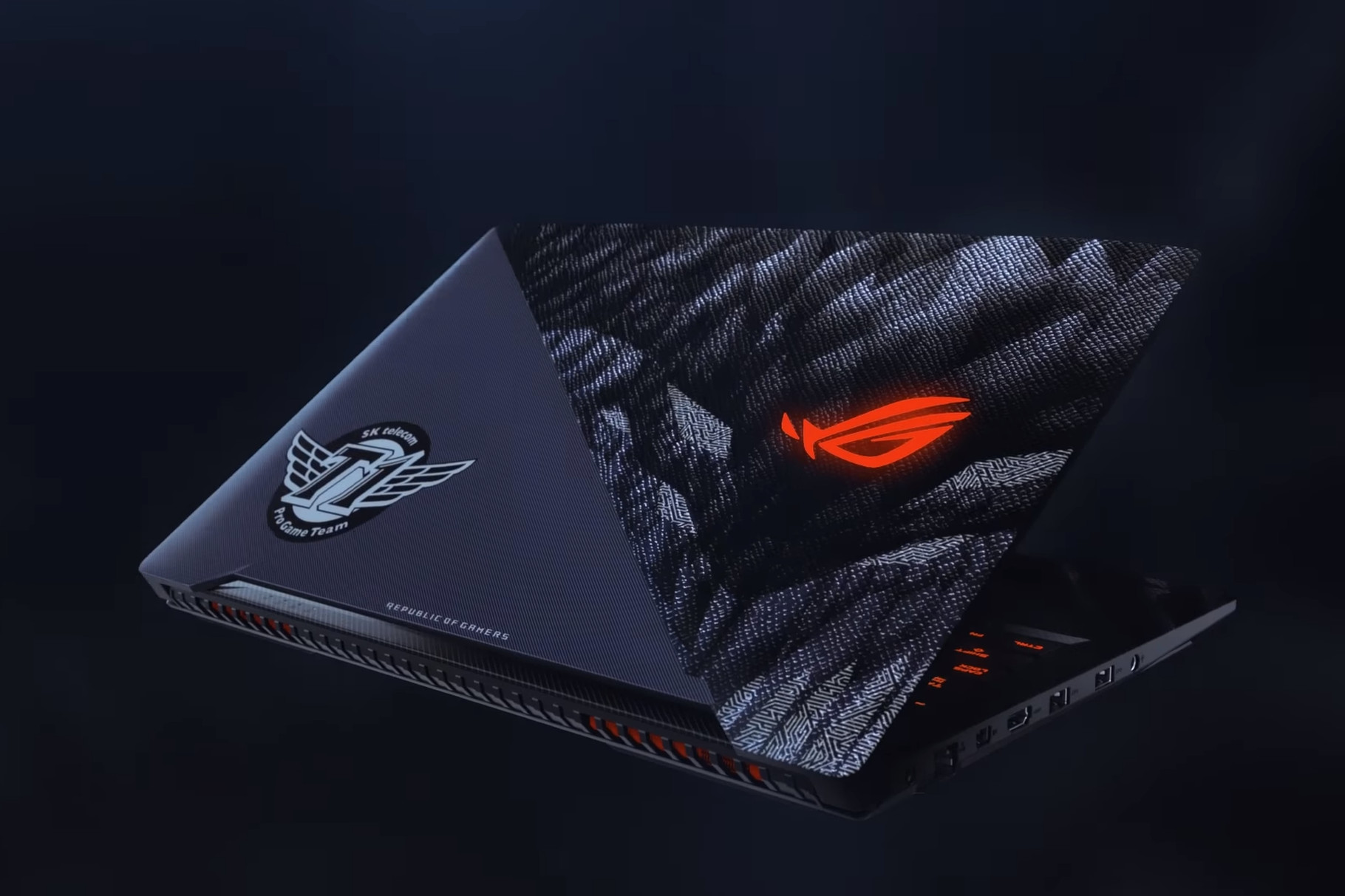 skt t1 laptop.0.png