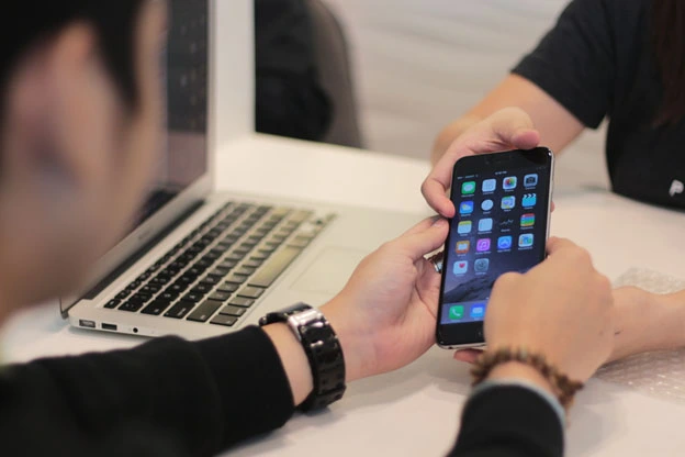 iPhone display repairs in PH