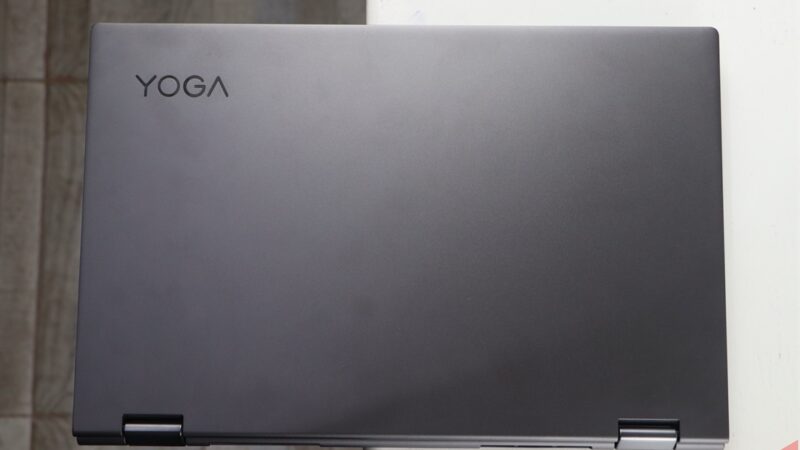 Lenovo Yoga C640 Review Back Cover