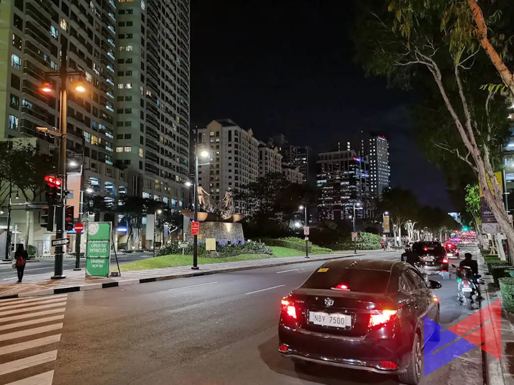 huawei mate 30 review rear regular night 2