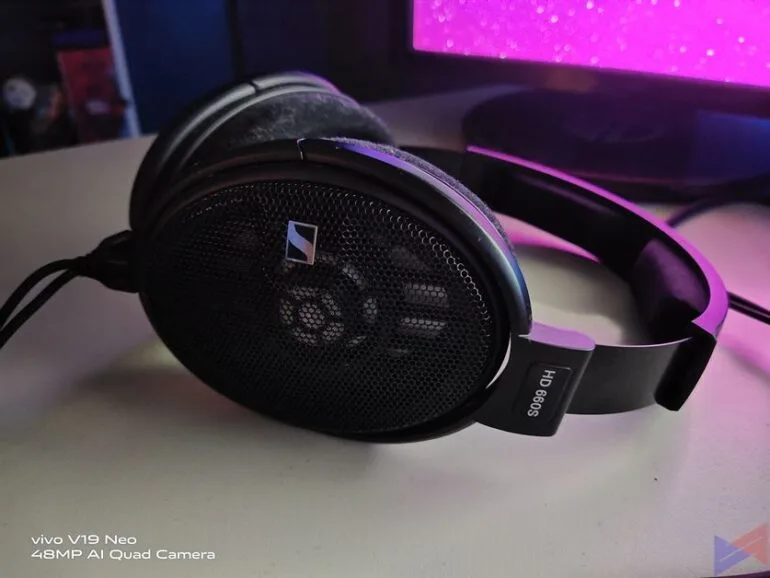 V19 Neo headphones normal
