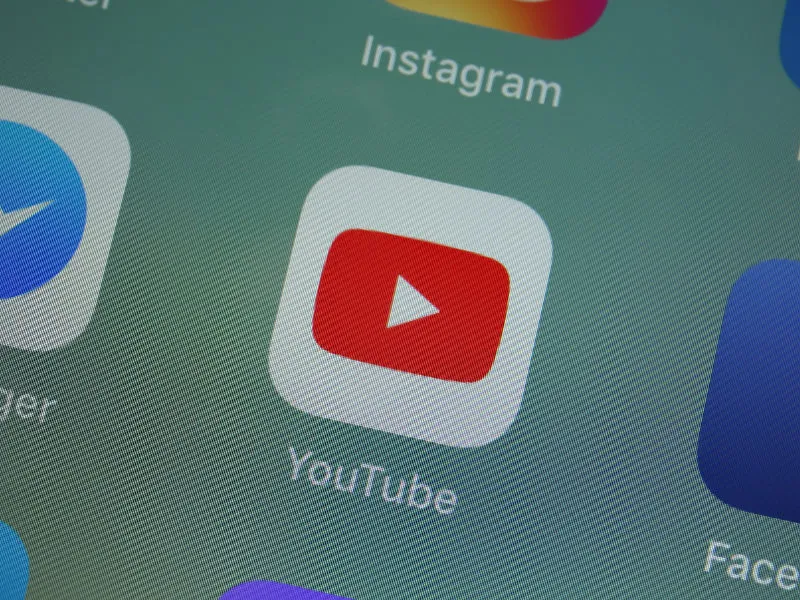 YouTube CEO - steps down - featured image