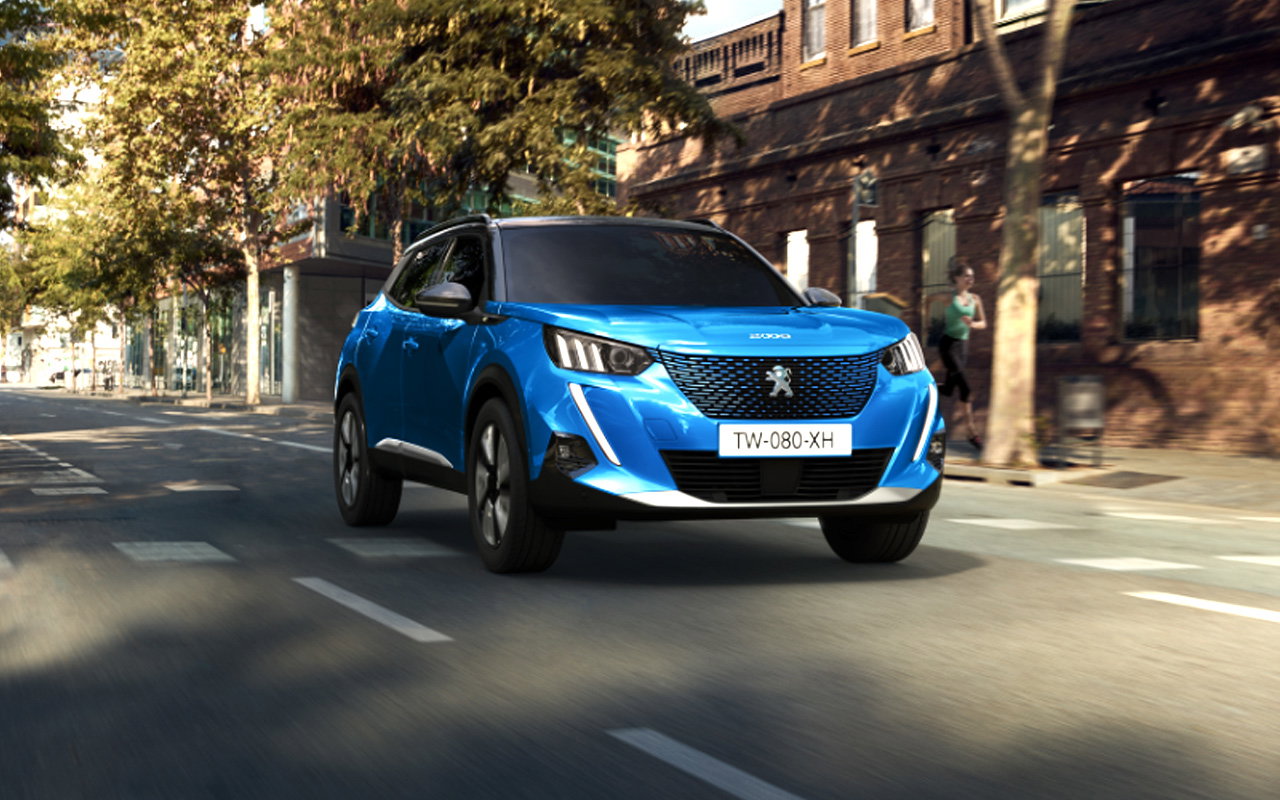 PEUGEOT e-2008-on-the-Road