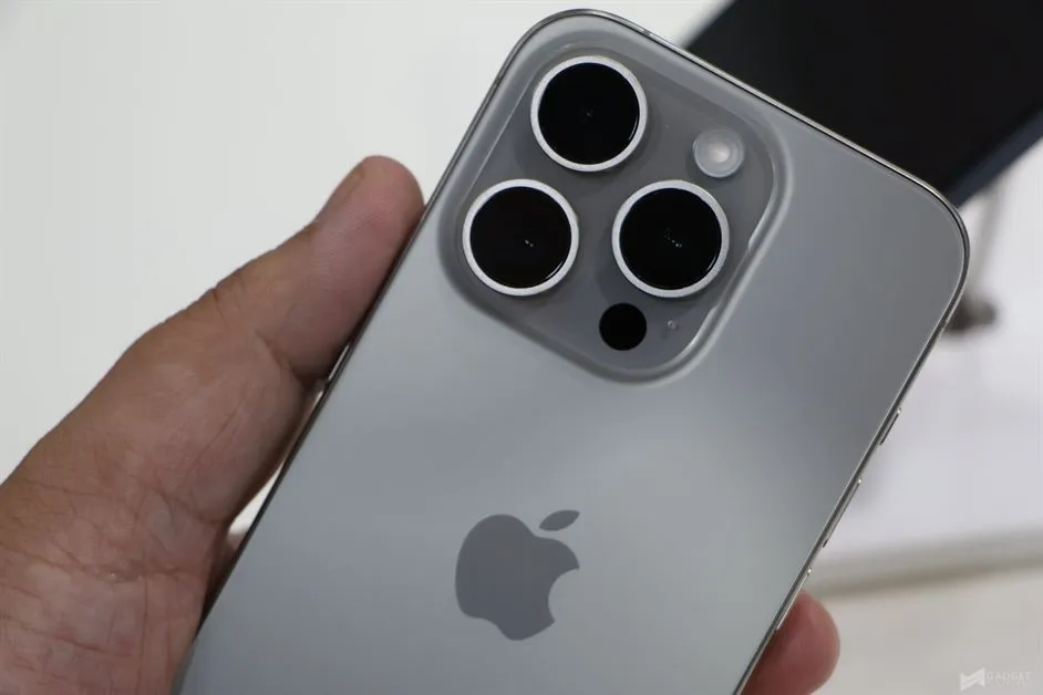 iPhone 15 Launch Switch (108)