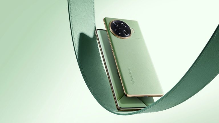 TECNO Spark 20 Pro+ MWC 2024 Magic Skin 2.0 Green