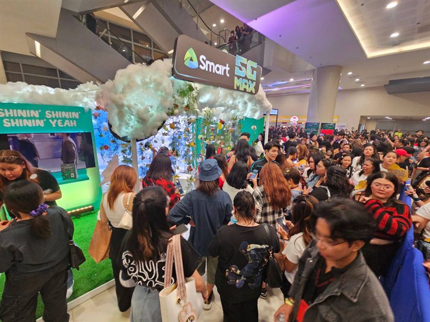 Smart Advanced 5G Technology at j hope concert (2)