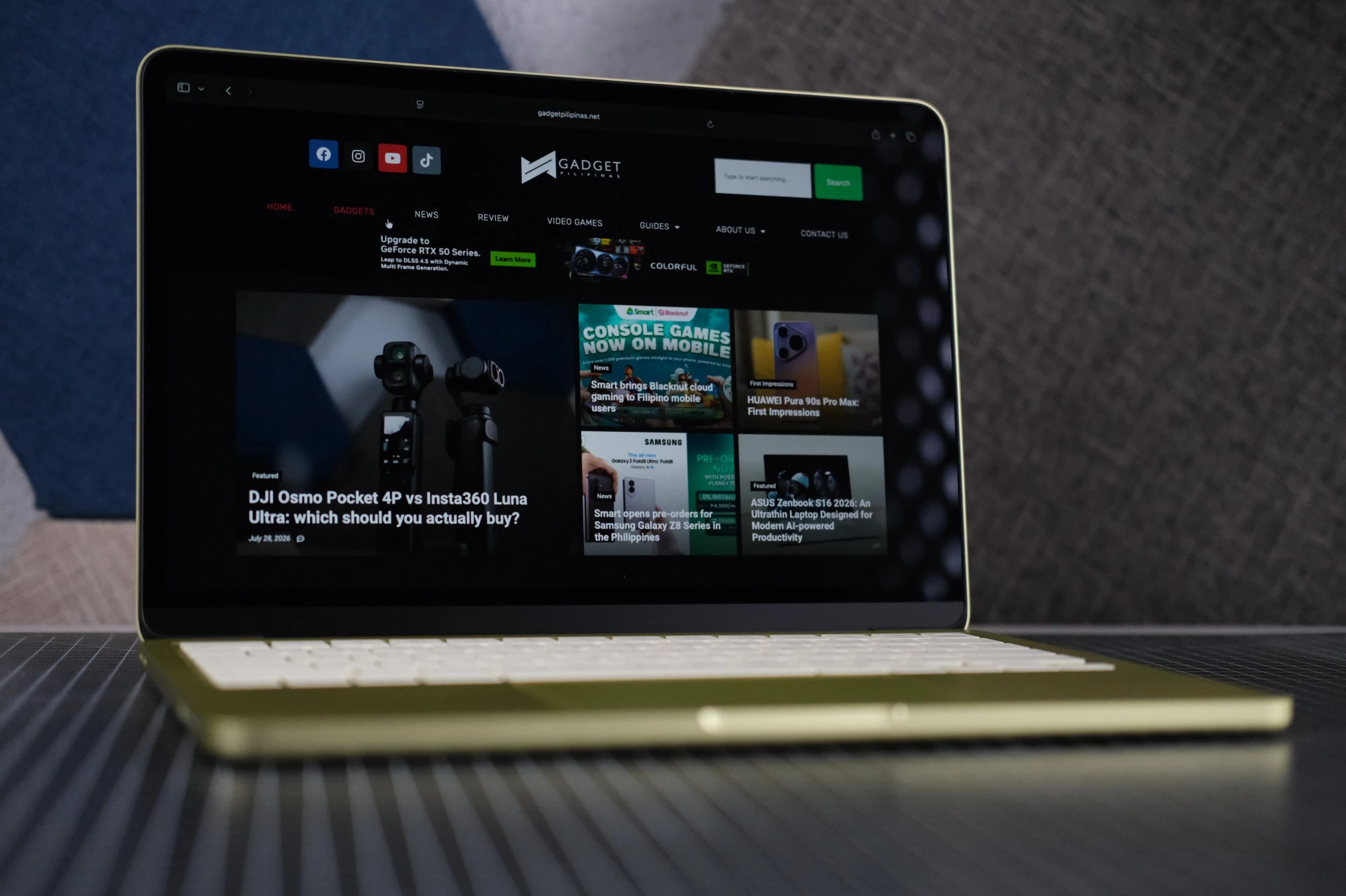 MacBook Neo 512GB with TouchID 10