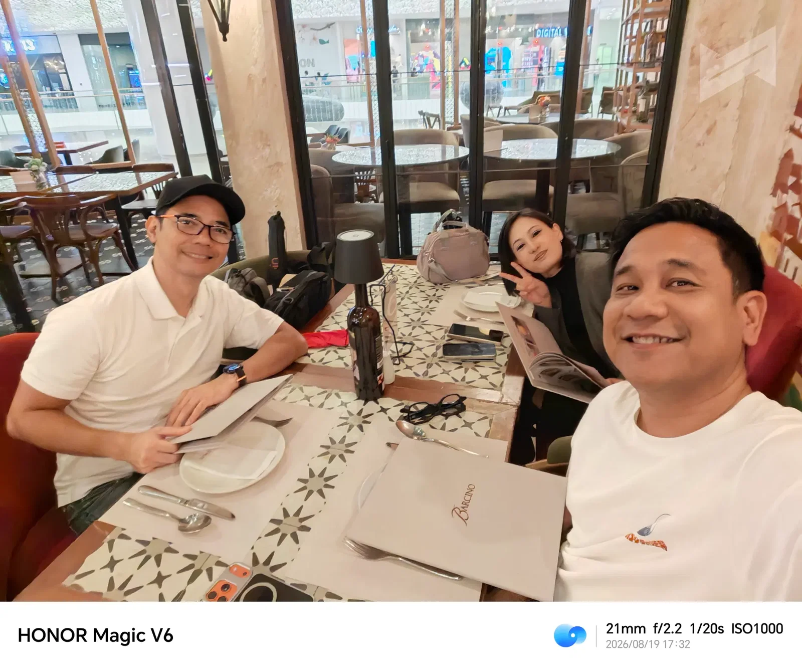 HONOR Magic V6 Sample Photo