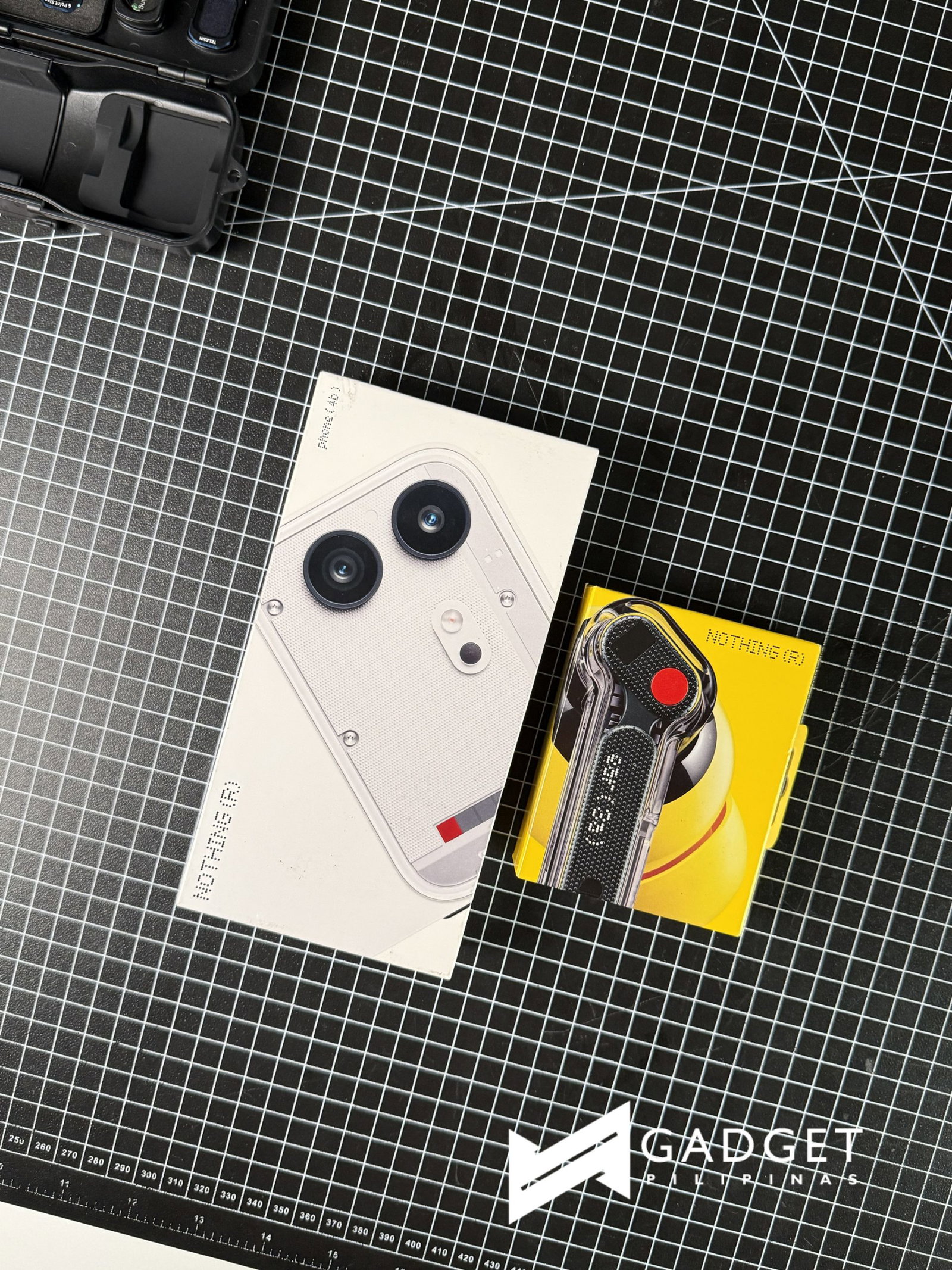 Nothing Ear (3a) Article Photo 1 with Phone (4b)