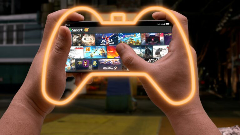 TNT Blacknut cloud gaming key visual showing the game library on a TNT 5G phone