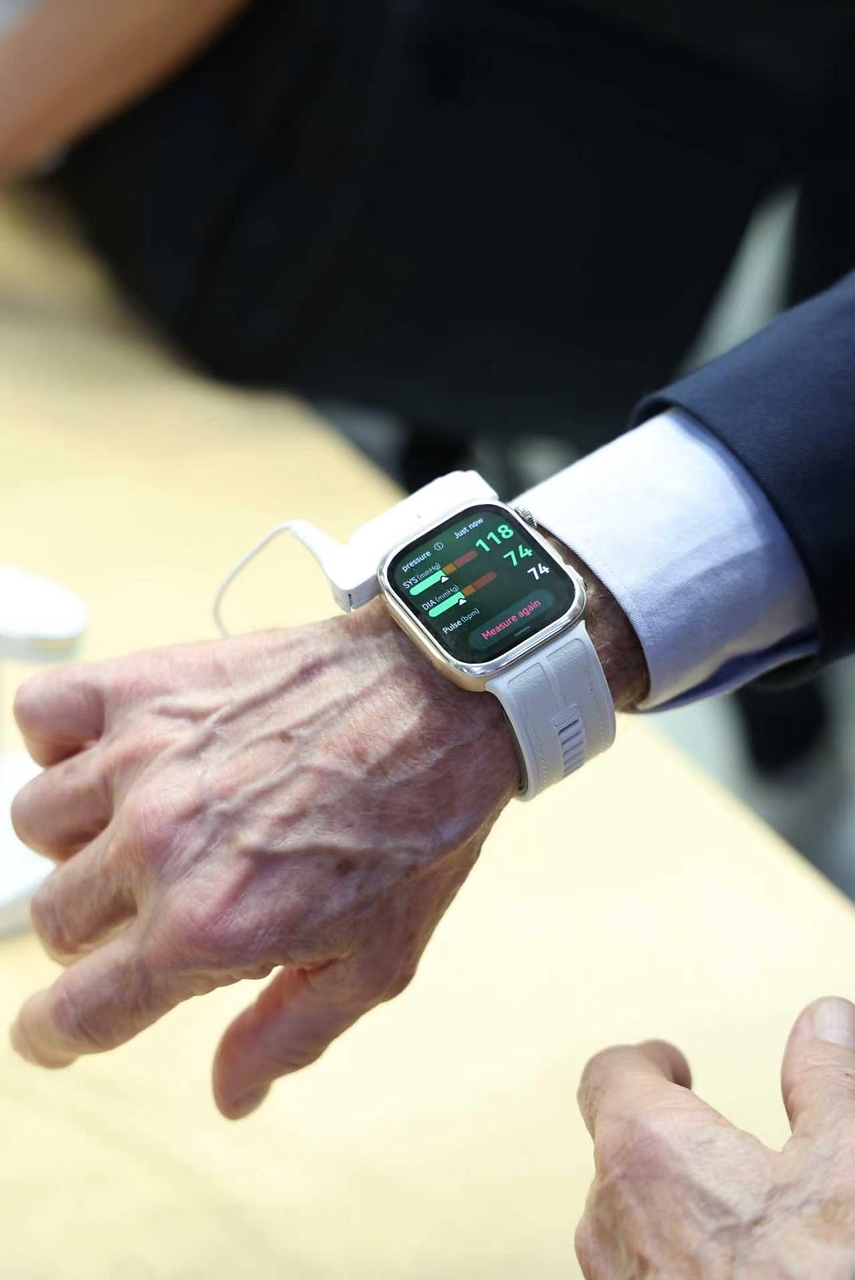 HUAWEI WATCH D3 at ESC Congress 2026 (1)