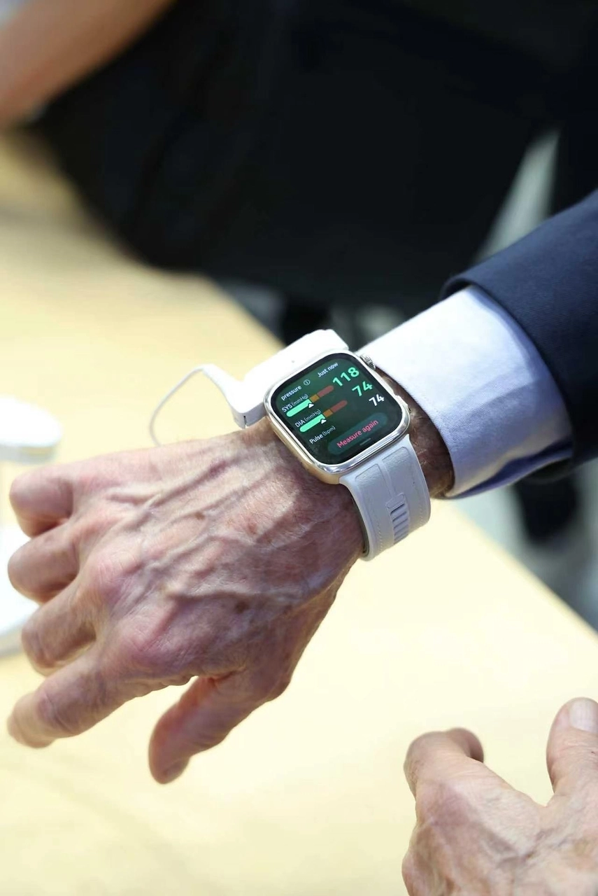 HUAWEI WATCH D3 at ESC Congress 2026 (1)