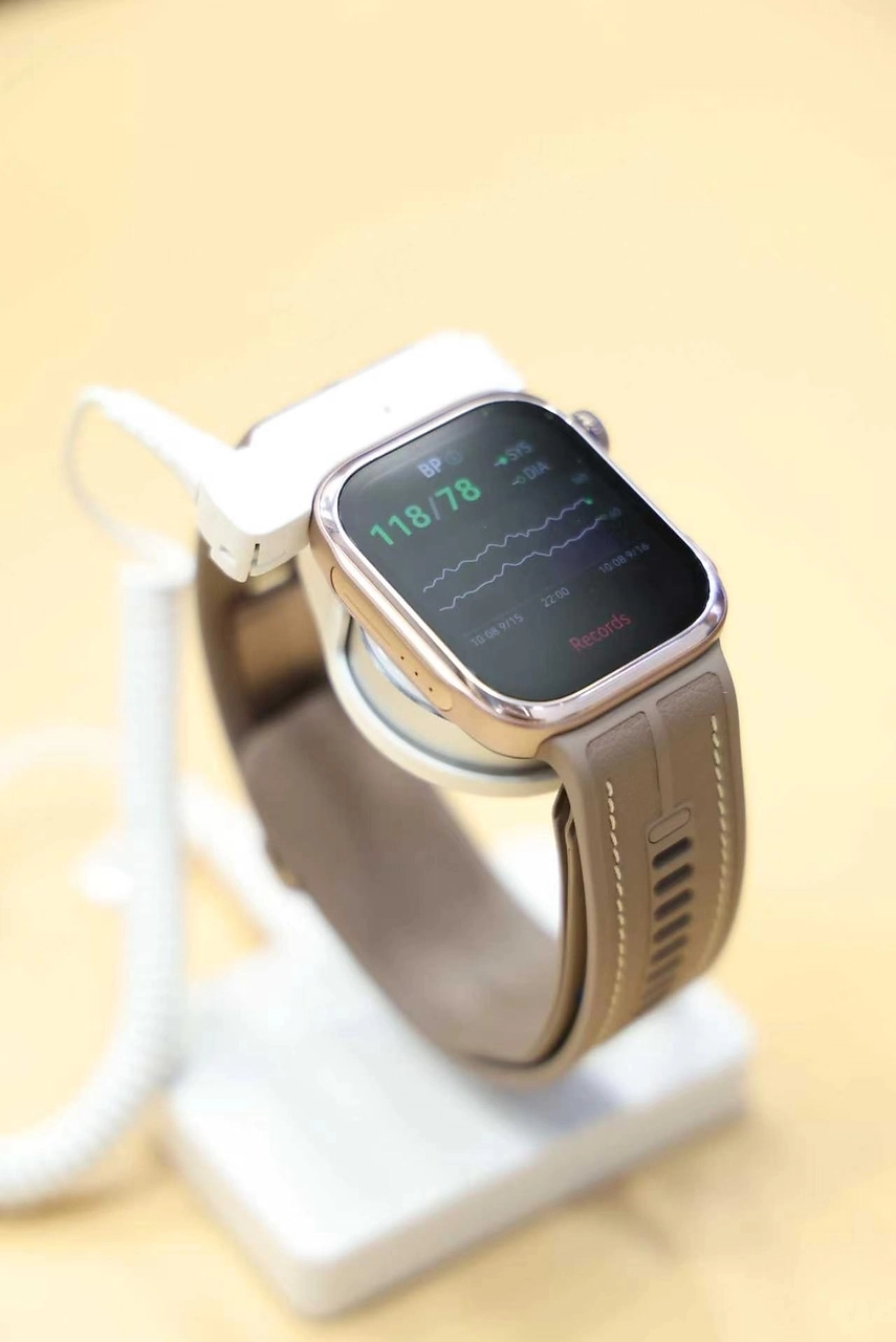 HUAWEI WATCH D3 at ESC Congress 2026 (2)