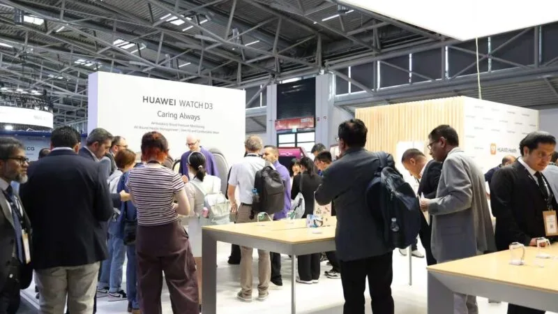 HUAWEI WATCH D3 at ESC Congress 2026 (3)