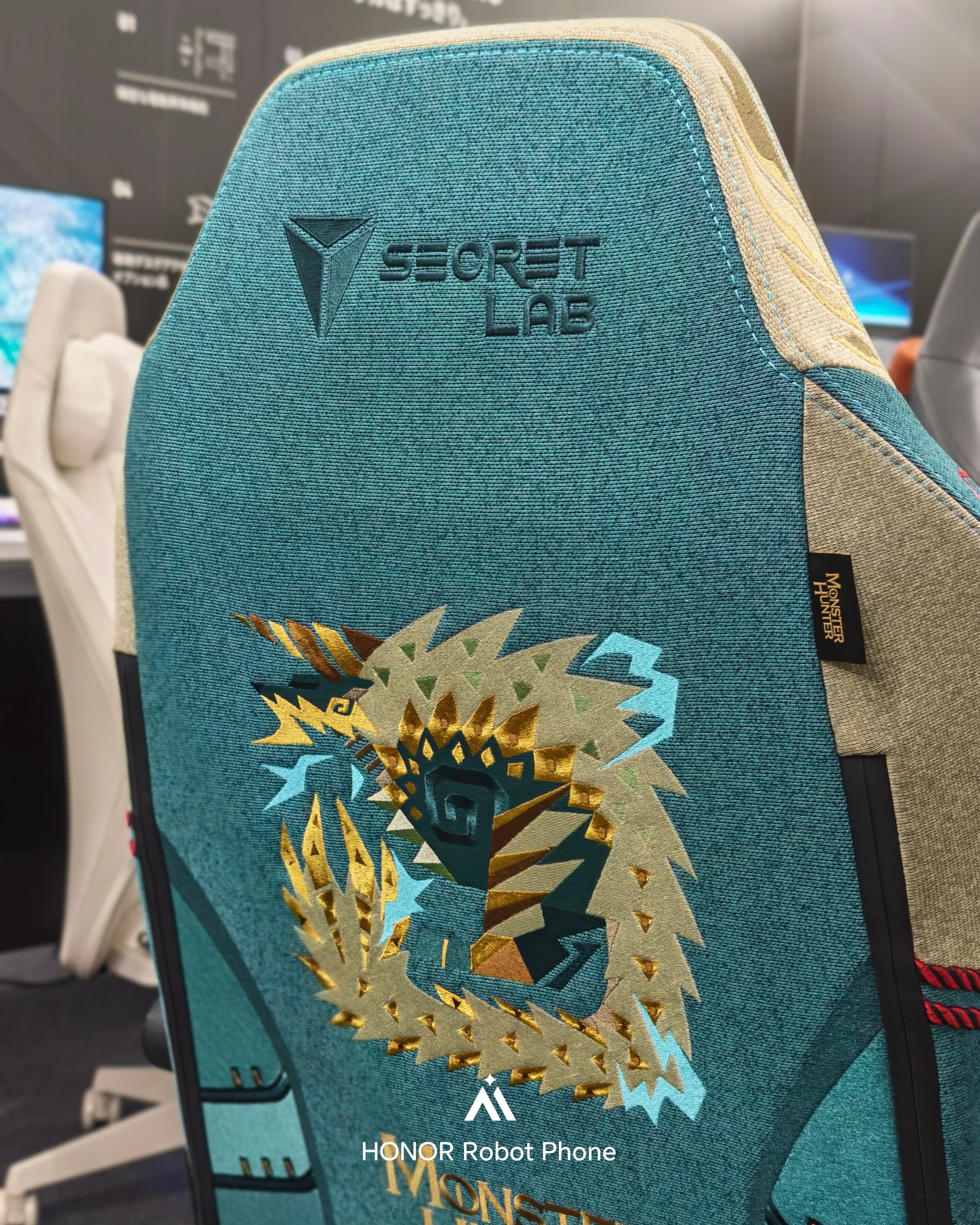 Secretlab Monster Hunter3