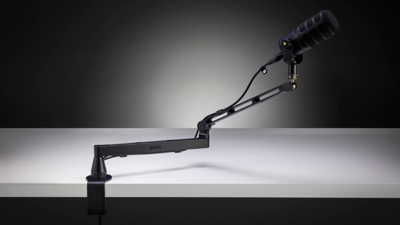RØDE LPA1 low-profile studio arm with a PodMic mounted on a desk