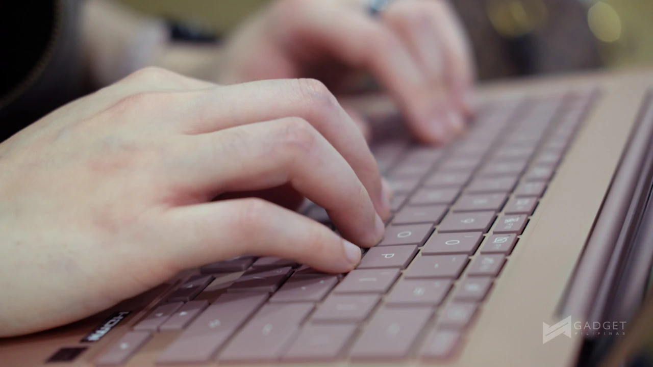 ASUS Zenbook 14 featured article keyboard