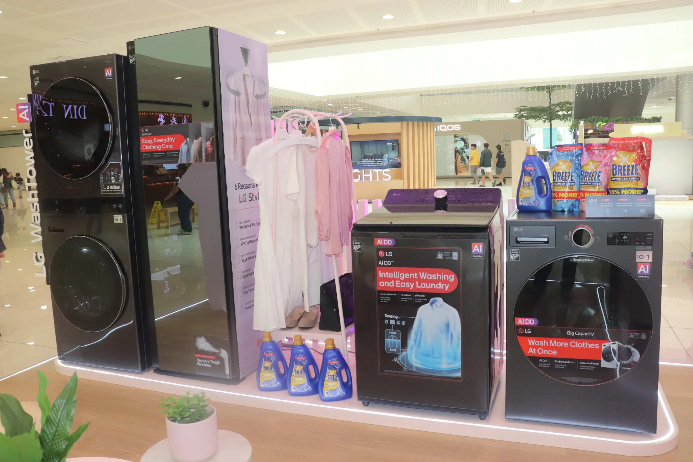 Washing machines, refrigerators, and microwave ovens featured at the LG exhibit