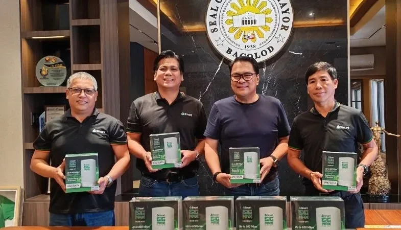 Smart 5G Bacolod turnover of Smart Home WiFi 5G Max devices to Bacolod City Mayor Greg Gasataya