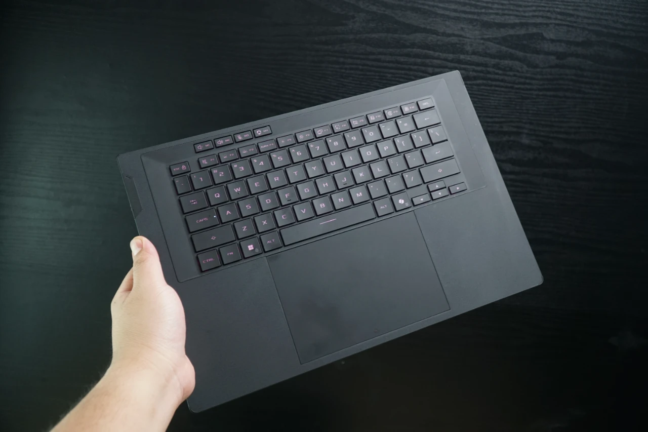 asus rog zephyrus duo 2026 ph 240